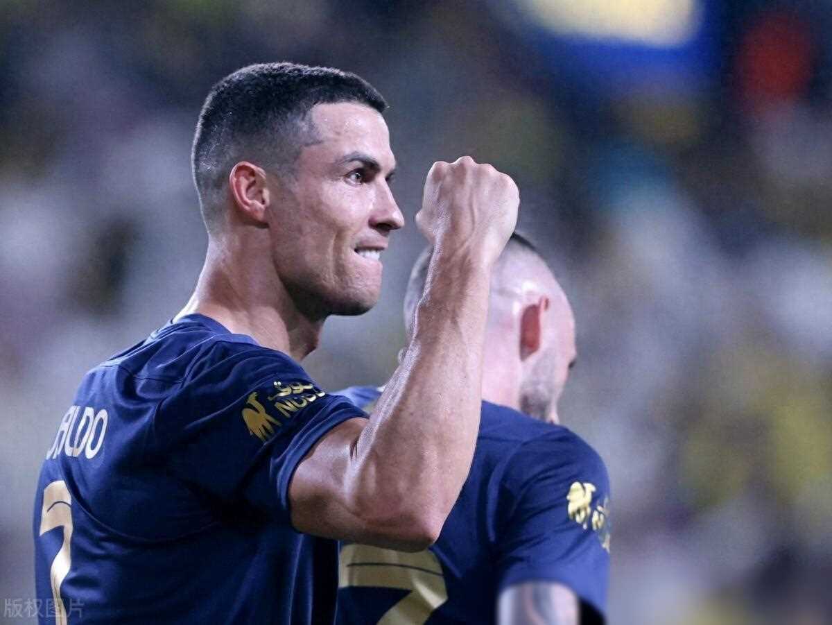 重要助攻引发热议！，C罗在瑞士队比赛中出色防守全场沸腾不已的简单介绍