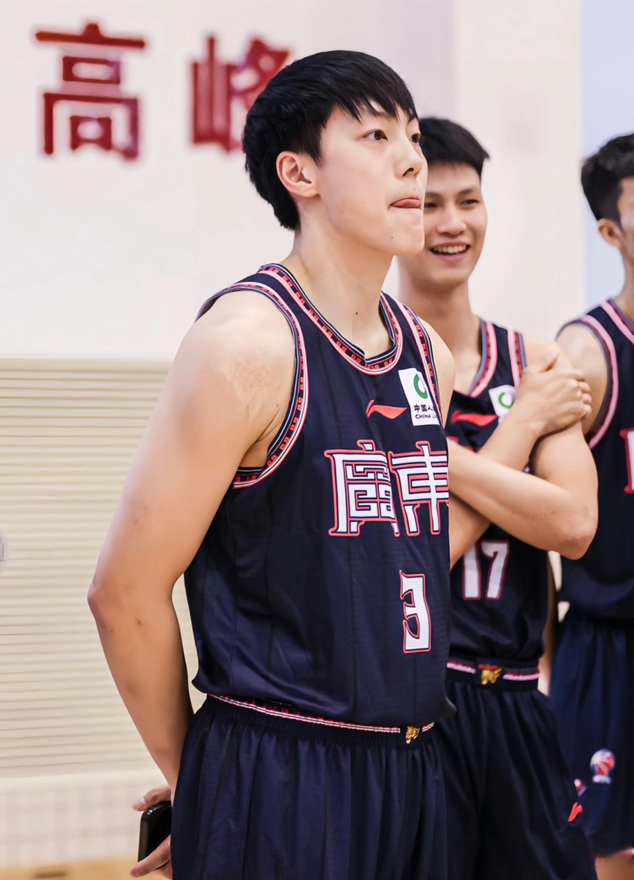 爱游戏体育-关于赛地聚焦——CBA季后赛清晨热度飙升；广东宏远战术微调；球迷炸锅；赛程密集仍需轮换的信息