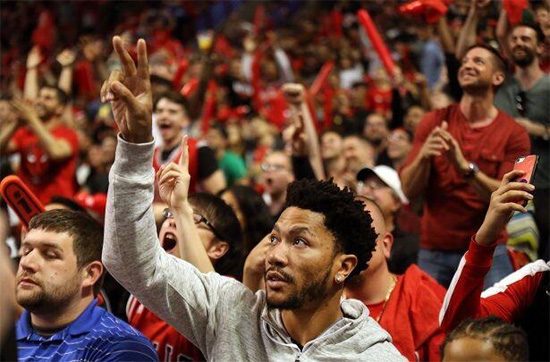 爱游戏官网-包含芝加哥公牛训练开放日，今夜止住颓势引欢呼，NBA季后赛在即，赛程密集仍需轮换的词条